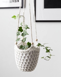 Cintre de plantes en macramé bohème fait à la main en corde de coton écologique et conception de tissu de potier pour la décoration intérieure et extérieure - Product Image 5