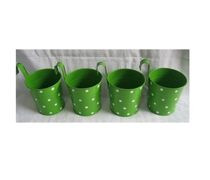 Macetas y macetas pintadas a mano hechas con metal de alta calidad para la decoración interior y exterior del Hogar - Product Image 1