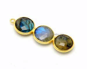 Pendentif Triple Rond en Labradorite avec Lunette Attachée en Or sur Argent Sterling Plaqué Rhodium Pendentif à Charme Chrétien Vintage - Product Image 1