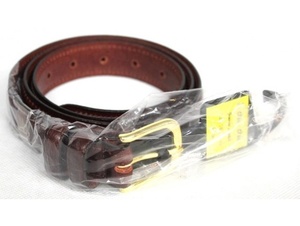 Cinturón de cuero para hombre con acabado mate con bordes cosidos y hebilla cuadrada limpia Estilo listo para la oficina con ajuste cómodo para todo el día - Product Image 6