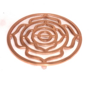 Sous-plat rond en métal moulé résistant à la chaleur - Product Image 6
