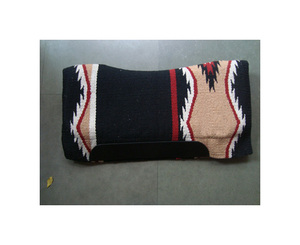 Almohadilla occidental para SILLÍN de lana NZ, con respaldo de piel y relleno de cojín con parche de cuero en ambos lados - Product Image 1