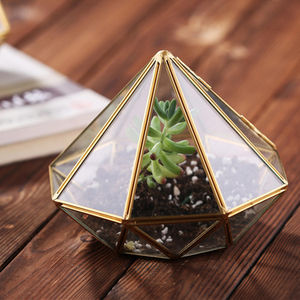 Terrario geométrico de cristal de plantas suculentas, Terrario de cristal decorativo para la decoración del hogar Terrario de cristal, terrario en forma de pirámide - Product Image 1
