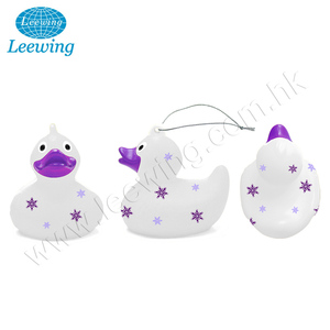 ¡Producto en oferta! Artículo de regalo de Festival decoración de árbol de Navidad para niños, vinilo de PVC de plástico seguro hecho a medida, adornos de Navidad de pato de goma - Product Image 2