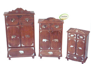Hermosa Alacena de Diseño, Hecha a Mano, de Madera, Imitación Antigua, Grabada - Product Image 2