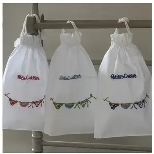 กระเป๋าชุดชั้นในเย็บปักถักร้อยผ้าฝ้าย100% - Product Image 1