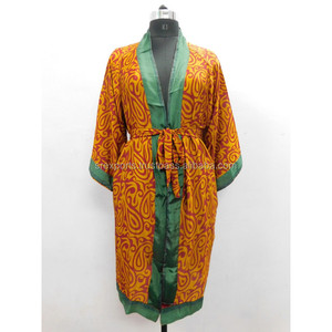 Kimono en soie moutarde pour femme Vêtements de nuit respirants - Product Image 1