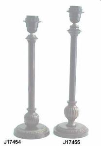 สองรูปแบบของการตกแต่งบ้านฐานโคมไฟทองเหลืองที่มี Patina เสร็จโคมไฟตั้งโต๊ะหล่อโลหะสำหรับโต๊ะข้าง - Product Image 5