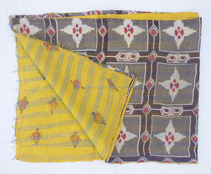 Étole Kantha en soie gitane exotique du Rajasthan avec motif brodé - Product Image 1