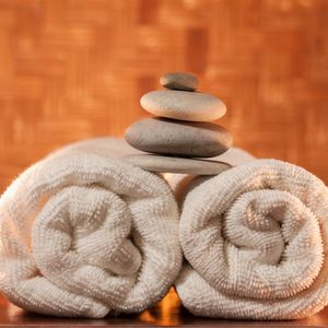 Toallas blancas suaves súper absorbentes para uso en el baño Toalla de baño de algodón 100% Toalla de baño de golf de color sólido hermoso de la India - Product Image 6