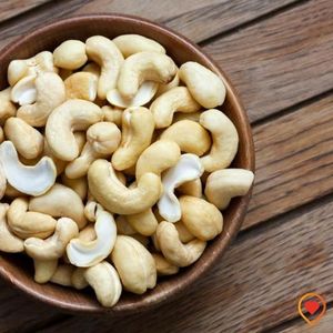 Vietnam Raw & Processed Cashew Nuts Delicious Kernel WW240 WW320 WW450 Grade W320 for Food - ANNA DO VILACONIC - Product Image 4