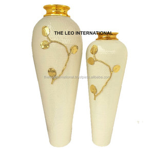 Vase en métal aluminium de forme ronde plaqué or Vases de décoration de fleurs de luxe modernes faits à la main - Product Image 6
