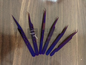 แหนบขนตาปลอมทำจากสเตนเลสเคลือบสีพื้นม่วงออกแบบโลโก้ได้ตามต้องการ - Product Image 5