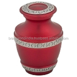 Auguste-urna de cremación roja, suministros funerarios, BRASSWORLD, INDIA - Product Image 1