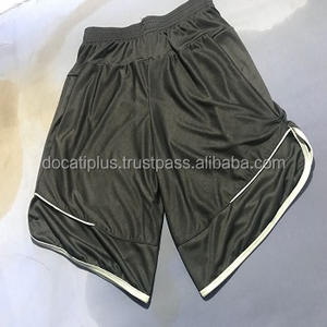 Shorts de basket-ball noirs personnalisés OEM avec poches pour hommes - Product Image 2