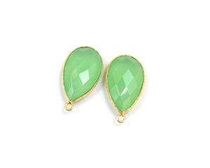 Piedra preciosa de Calcedonia verde facetada chapada en oro de 18 quilates, Piedra en forma de pera hecha a mano con conectores bohemios, piedra natal para julio - Product Image 1