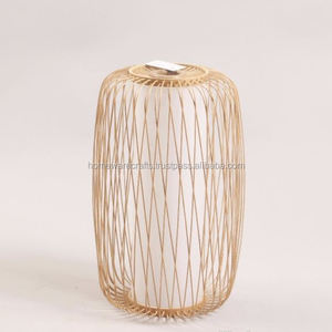 Lanterne à bougie suspendue écologique pour la décoration intérieure et l'éclairage extérieur fabriquée au Vietnam à partir de rotin - Product Image 2