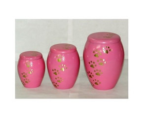 โกศใส่เถ้ากระดูกสัตว์เลี้ยงแบบอเมริกัน ลายรอยเท้า สีชมพู ขนาด 200 คิว ราคาถูก ขายดี ทนทาน ผลิตโดย ZHE - Product Image 1