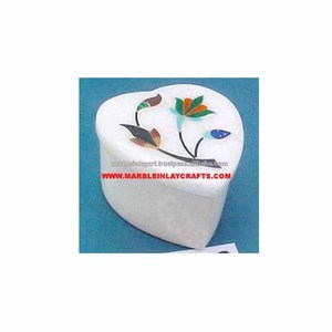 Caja con incrustaciones de mármol, forma de corazón - Product Image 1