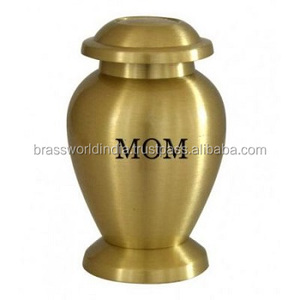 Fournitures d'enterrement de crémation souvenir de maman en laiton - Product Image 1