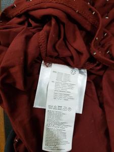 Blusa de mujer con estampado Allover de calidad de exportación 100% Material de viscosa de manga corta para la temporada de primavera - Product Image 3