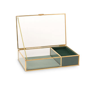 Boîte à bijoux en velours vert, métal et verre, luxe - Product Image 1