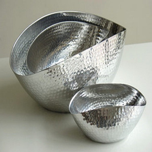 Serveware Organic Collection-Bols ovales en aluminium martelé écologique de haute qualité Technique durable en métal poli - Product Image 1