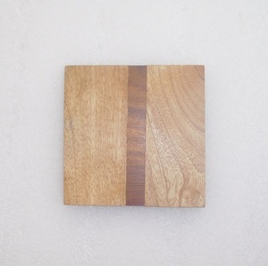 Posavasos de madera Natural cuadrado, dos tonos, Juego de 4 - Product Image 5