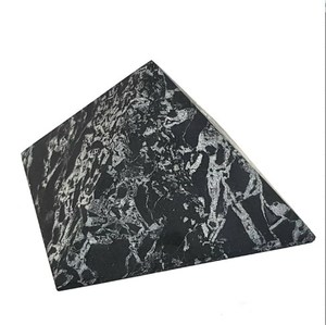 Shungite-Pirámide de cuarzo sin pulir, piedra maksovskiy, pirámide Shungit - Product Image 1