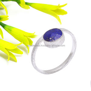 Bague de créateur en saphir naturel avec pierres précieuses en argent sterling massif 925, cadre classique, cadeau de mariage à la mode pour la fête - Product Image 1