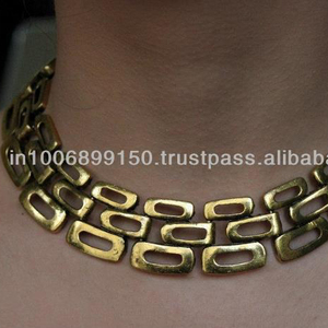 Joyería de moda al por mayor nuevo estilo collar de latón acabado martillado señoras collar perla diamante estilo religioso boda - Product Image 2