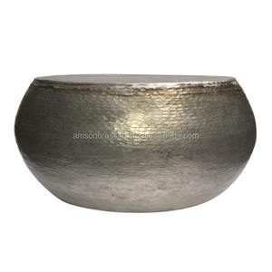 Muebles de Sala de Estar de Lujo, Mesa de Centro de Metal y Hierro con Acabado Antiguo, Mesa de Centro Redonda con Forma de Tambor Martillado - Product Image 1