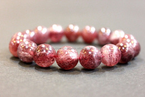 กำไลข้อมือผู้หญิงแบบยืดหยุ่น ประดับด้วยสตรอเบอร์รี่ควอตซ์ ลูกปัดไนลอนธรรมชาติขนาด 12 มม. กำไลแฟชั่นจาก Rudra Gems กว้าง 16 มม. ขัดเงา - Product Image 5
