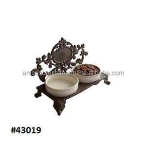 ชามอาหารสุนัขสองชั้นตกแต่งโลหะเคลือบด้วยผงสำเร็จรูปชามอาหารสุนัขทรงกลมสีขาวตกแต่งด้วยเหล็กดัด - Product Image 1