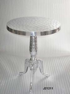 Table en fonte d'aluminium de haute qualité Mobilier d'intérieur en métal avec motifs convexes Finition polonaise miroir Design contemporain - Product Image 5