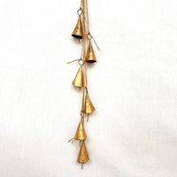 Campanas en una cadena colgante de pared decoración oxidación granja vintage estilo bronce latón color oro