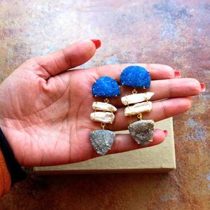 Pendientes colgantes de ágata Druzy azul y gris hechos a mano, hechos de aleación de latón, ideales para bodas, aniversarios, fiestas - Product Image 4
