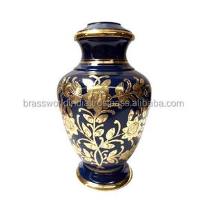 Magnifique urne de crémation verte gravée pour adulte par Brassworld, fournitures commémoratives indiennes - Product Image 2