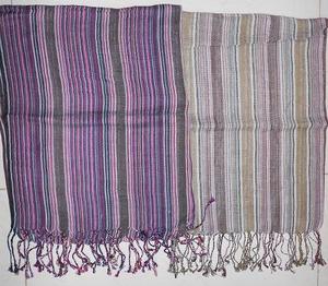 Écharpe d'hiver pour femme en rayonne, tissée à la main, élégante et durable - Product Image 1