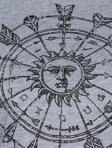 Camiseta corta ecológica de talla grande para mujer de manga larga con capucha de Color gris sofisticado y elegante personalizada - Product Image 6