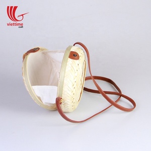 Bolso cruzado tejido de bambú con lentejuelas bordadas, lazos, cadenas, decoraciones, cierre de cubierta, elegante diseño de paja circular - Product Image 2