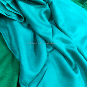 Venta al por mayor moda hombres chales cómodo duradero viscosa Jacquard color personalizado alta calidad estilo europeo primavera uso - Product Image 1