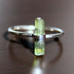 Piedra preciosa de turmalina verde cruda Natural, regalo de adolescente de Plata de Ley 925, anillo de turmalina verde cruda para entrega mundial - Product Image 6