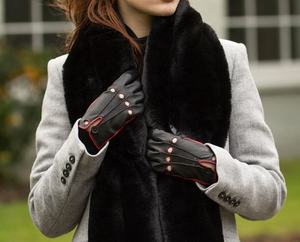 Gants de course élégants pour femmes en cuir d'agneau classique durable et élégant pour les aventures en plein air et la mode - Product Image 2