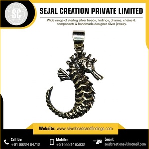 Colgante de Plata de Ley con Diseño Moderno para Unisex, Aniversario - Creaciones Sejal - Product Image 3