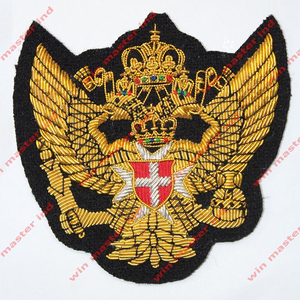 Insignes d'emblème de lingot d'or de 33e degré d'uniforme de cérémonie - Product Image 1