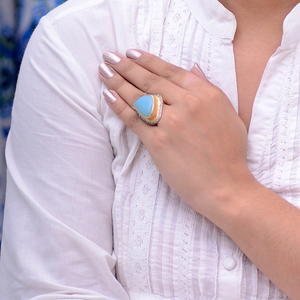 Anillos de dedo de aleación de mujer chapados en oro con forma de triángulo de piedras preciosas de Calcedonia Azul Aguamarina a la moda al por mayor - Product Image 2