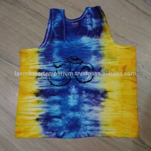 เสื้อกล้ามผู้ชายผ้าฝ้ายถัก 100% พิมพ์ลายมัดย้อมสไตล์ฮินดูยอดนิยม สำหรับฤดูร้อน ขายส่งจากอินเดีย - Product Image 4