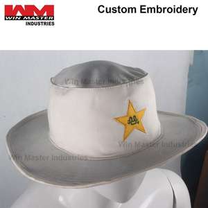 Sombrero deportivo blanco con bordado personalizado - Product Image 3