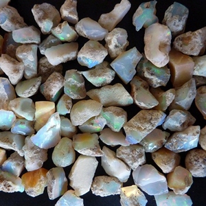 Ethiopian Welo Rough Opal Natural Fire Opal Raw Gemstone Suministro al por mayor directo de las minas para la fabricación de joyas - Product Image 3